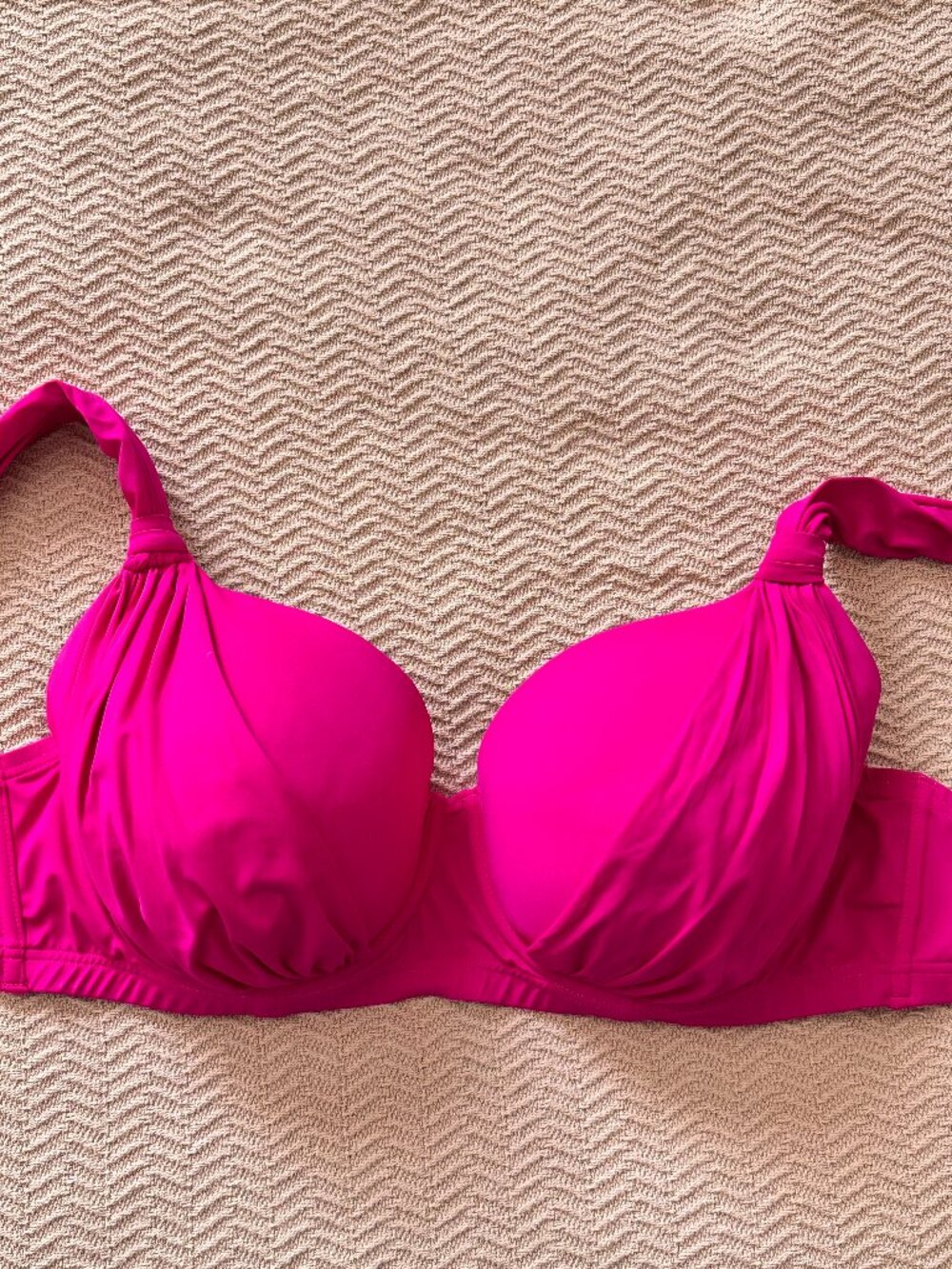 Swimsuits For All Fuchsia Underwire Bikini Top 36DD Adjustable Strap- NEW WO Tag